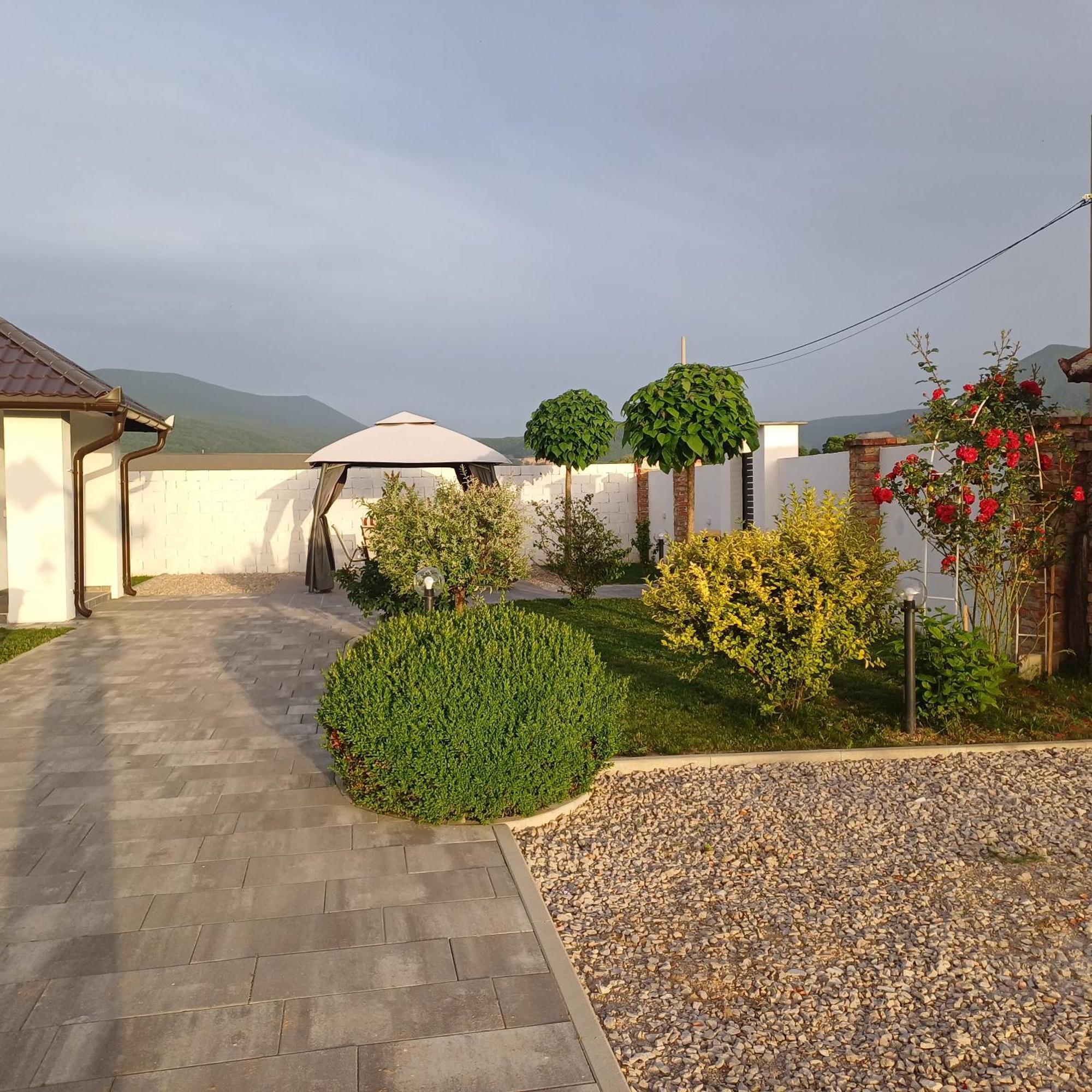 Family Estate Hadzalova Avlija Villa Bihac Luaran gambar